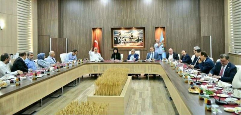  Bakan Fakıbaba ve bölge milletvekillerinden fındık istişaresi