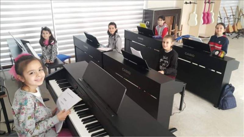 Müzik Okulundaki Öğrencilerin Yetenekleri Büyülüyor