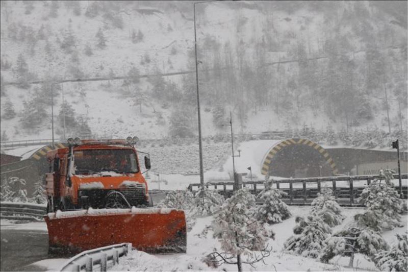  Bolu Dağı´nda kar yağışı etkili oluyor