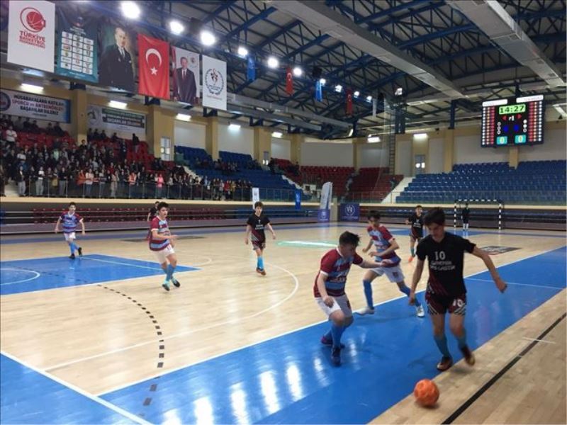Futsal grup müsabakaları yapıldı