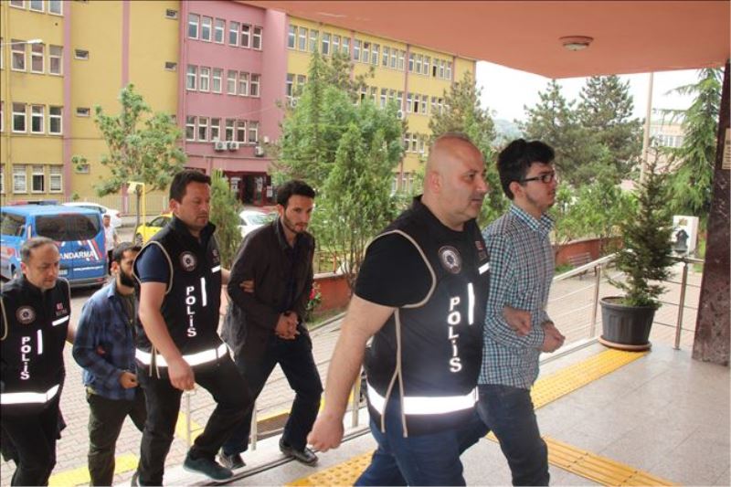 FETÖ operasyonunda 4 kişiden 1´i tutuklandı