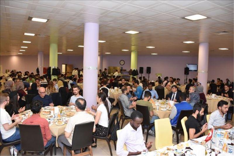 İl Protokolü, uluslararası öğrencilerle iftar yaptı