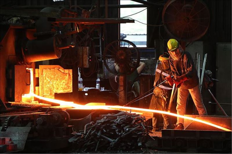 Demir çelik işçilerinin bin 200 derece sıcakla oruç imtihanı