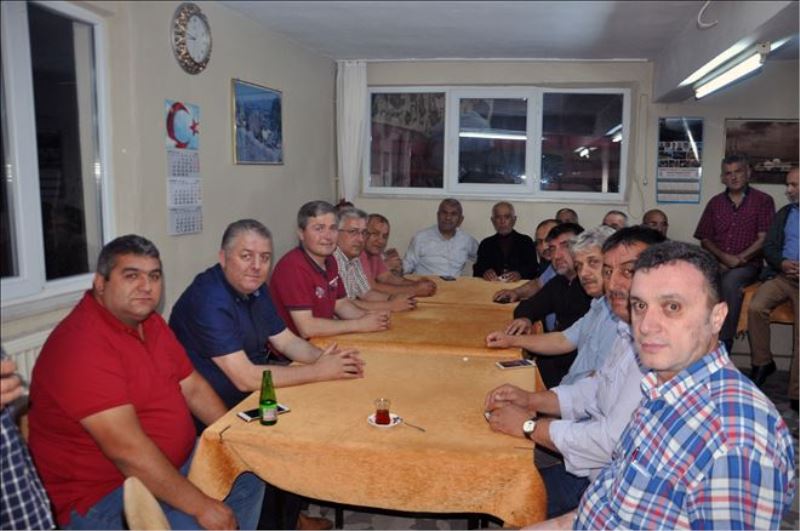 AK Parti Yenice teşkilatı toplantılarını köylerde yapıyor