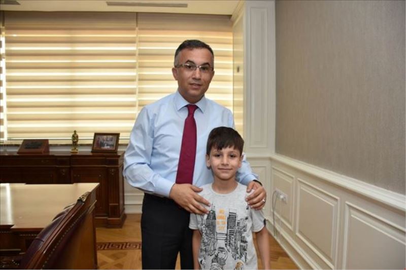 Vali Çeber, vali olmak isteyen Mehmet Emin Yavaşcı´yı kabul etti