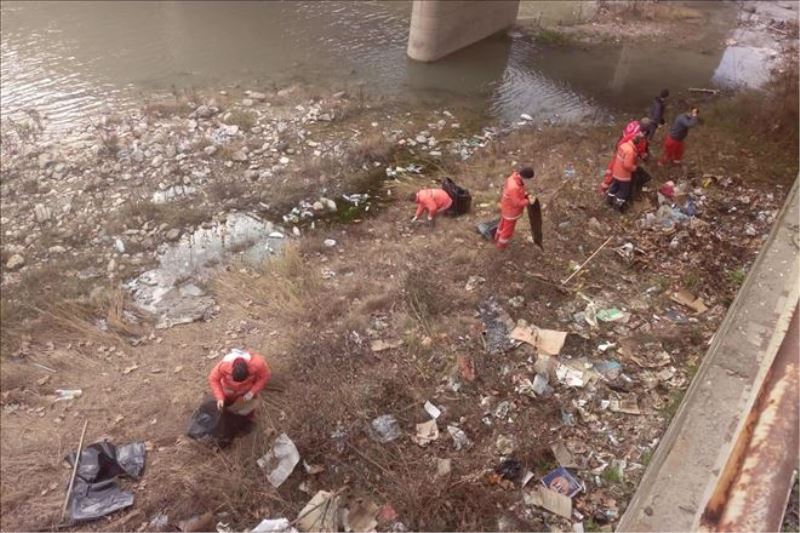 Karabük Belediyesi Ekipleri Temizlik Seferberliğine Aralıksız Devam Ediyor