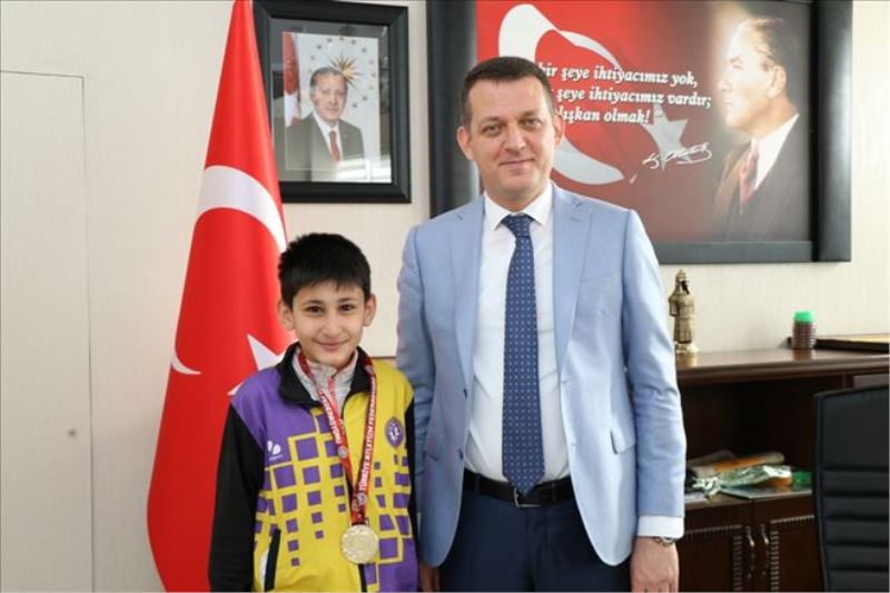 Türkiye Birincisi Emir Çınar, Ürkmezer´i Ziyaret Etti