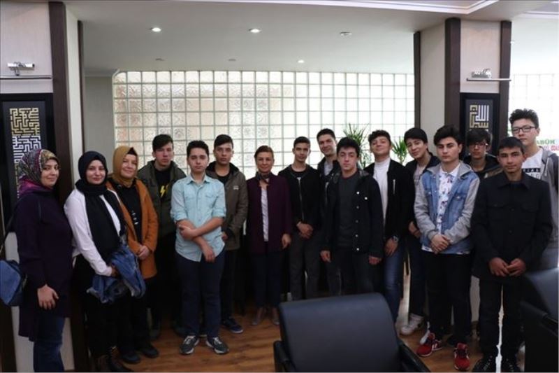 Başkan Elif Köse öğrencileri ağırladı