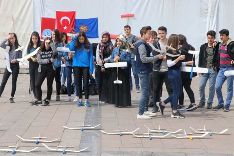 Öğrenciler Model Uçak yarışmasında hünerlerini sergiledi