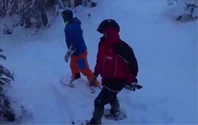 Kartalkaya´da kaybolan 3 kayakçıyı jandarma kurtardı