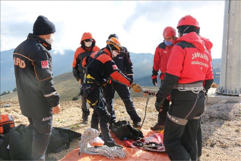 Kış turizmi öncesi Keltepe Kayak Merkezi´nde kurtarma eğitimi