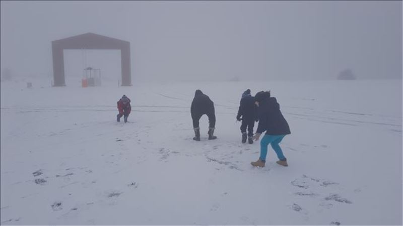 Karabük´te kar yağışını gören Keltepe Kayak merkezine koştu