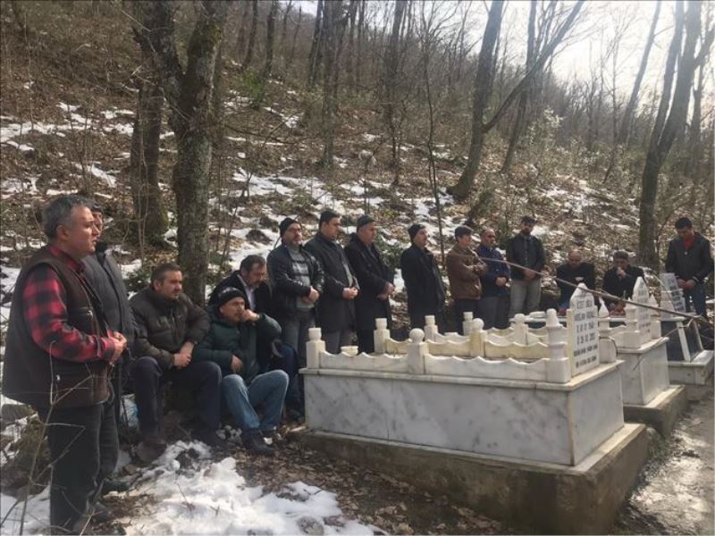 Trafik kazasında kaybeden imam hatip mezarı başında anıldı