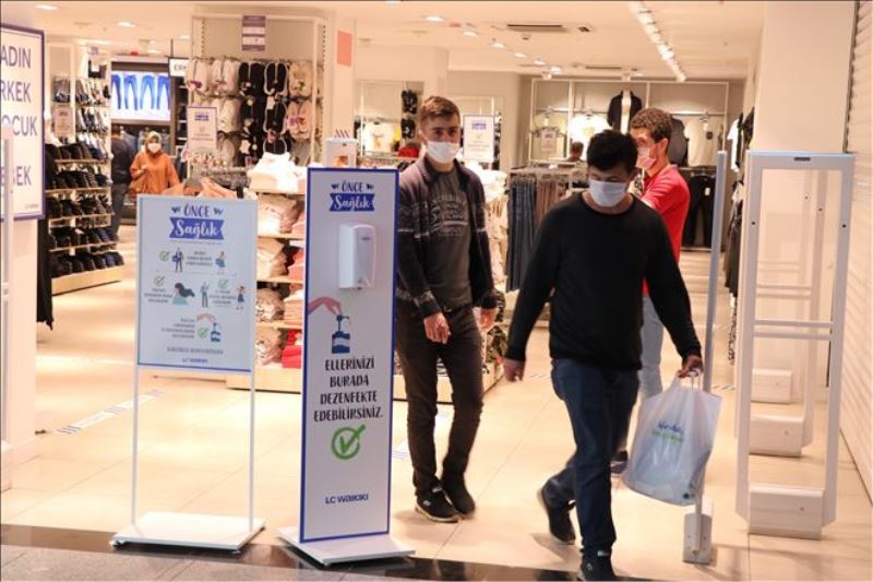 Alışveriş merkezlerinde insan hareketliliği arttı