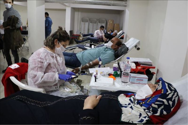 Site sakinleri iftar sonrası kan bağışında bulundu