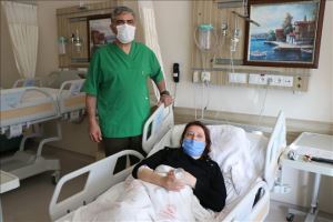 Nefes darlığı ve şiddetli ağrı çeken hastanın ciğerinden Arnavut biberi çıktı